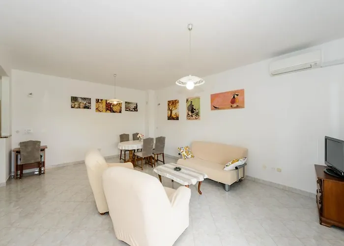 Milar Apartament *